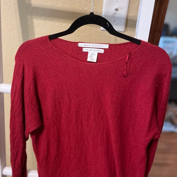 Worn once all wool very soft ! - Picture 2 of 2